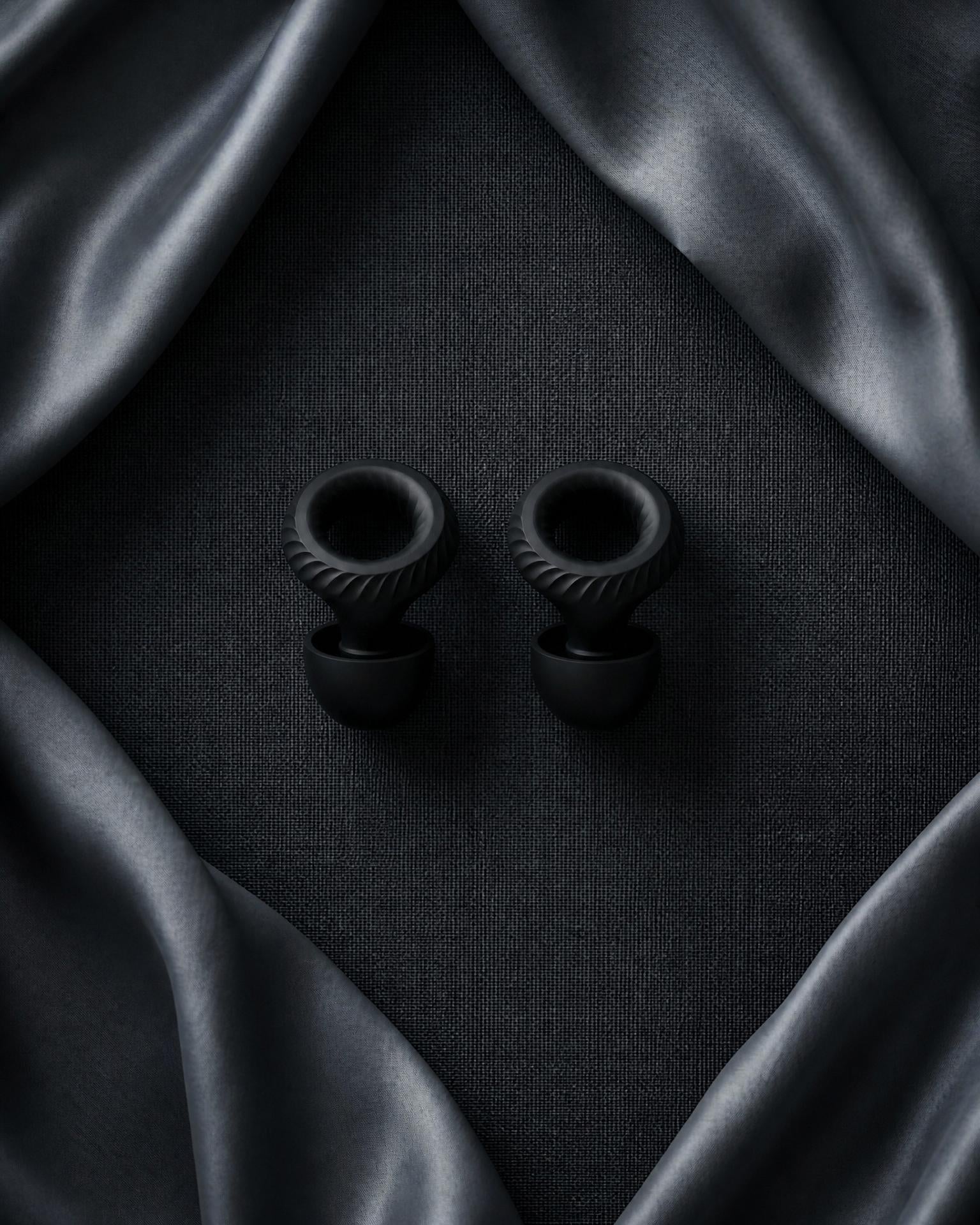 Somnia Mute sound-isolating earplugs with compact carrying case