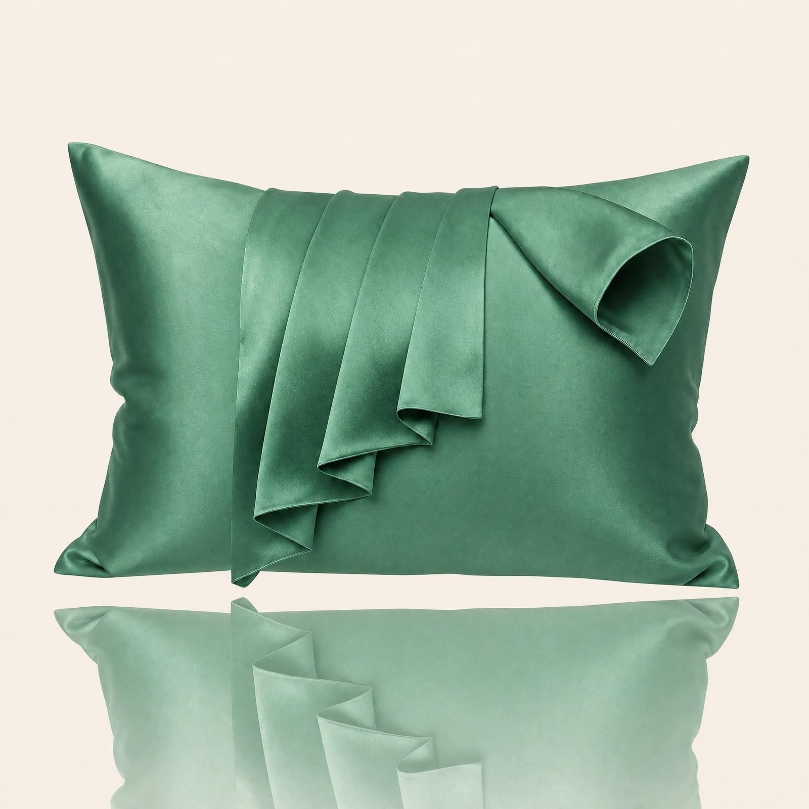 Somnia Sheen mulberry silk pillowcase in Green