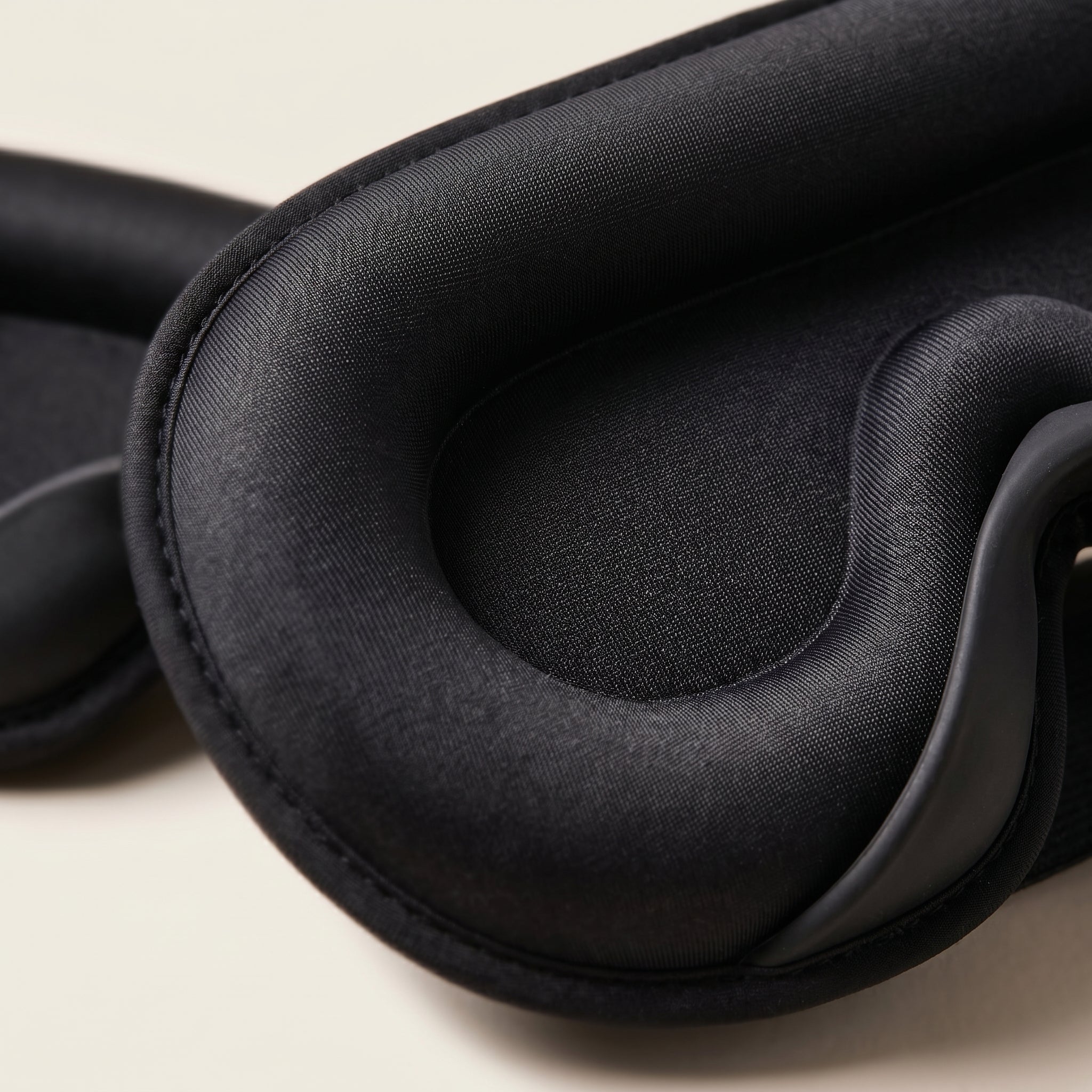 Close-up of Somnia Sable mask interior, 3D contoured eye cavities for zero eye pressure